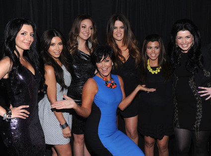 Nasim Pedrad, Kim Kardashian, Abby Elliott, Khloe Kardashian Odom, Kourtney Kardashian, Vanessa Bayer, Kris Jenner Nasim Pedrad, Kim Kardashian, Abby Elliott, Khloe Kardashian Odom, Kourtney Kardashian, Vanessa Bayer, Kris Jenner
